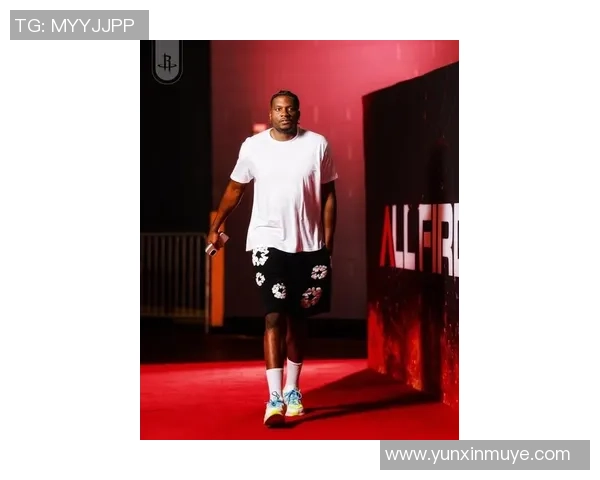 火箭官媒晒球员步入球馆瞬间：新援凯文·杜兰特分外有目共睹